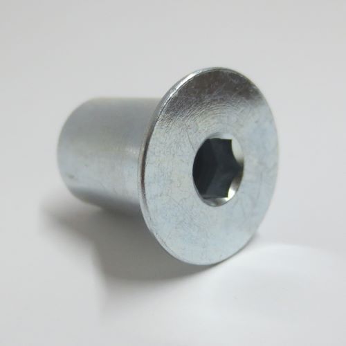 Hülsenmutter Form nach DIN 7991 mit Innensechskant
