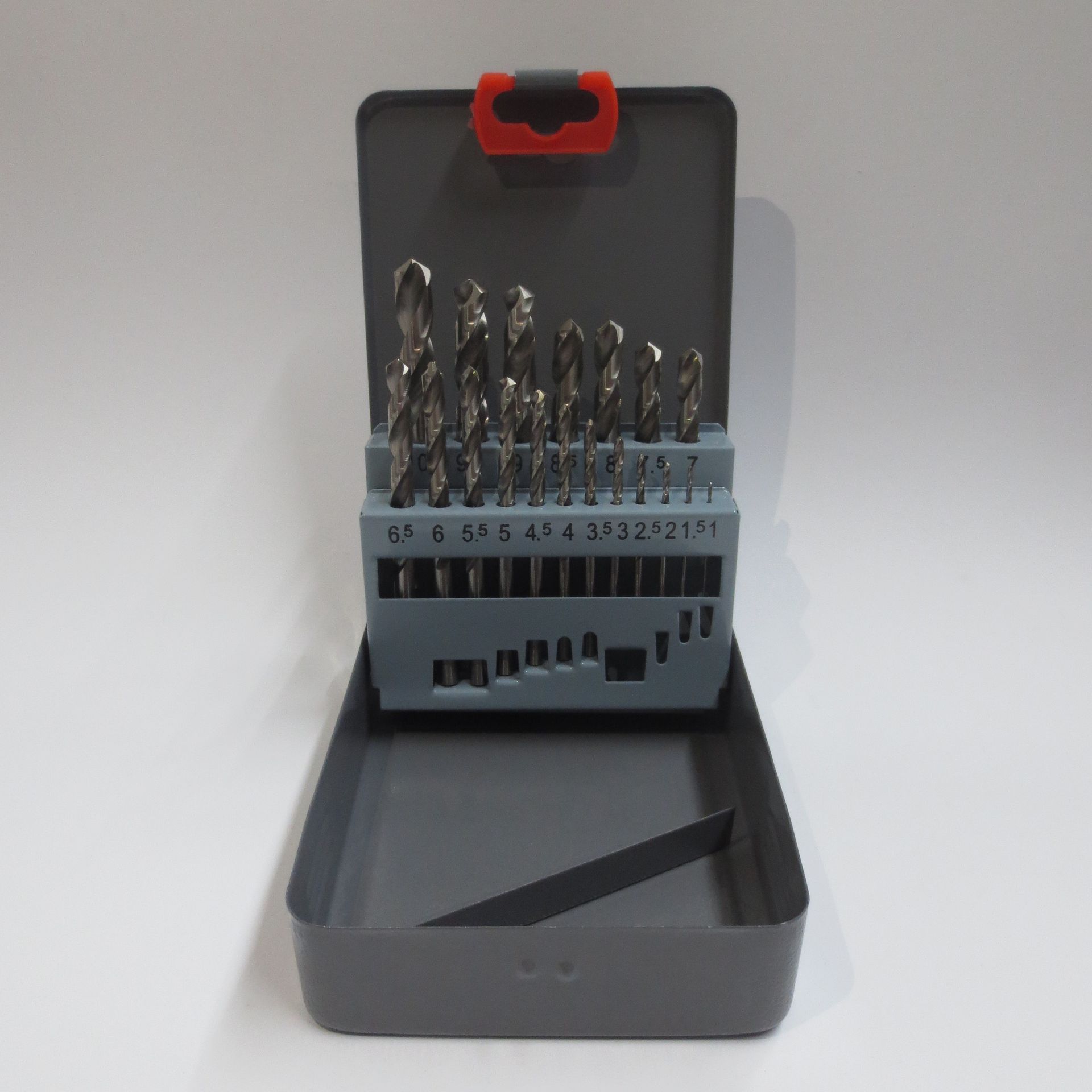 Bohrersatz nach DIN 338 / HSS-G geschliffen / 19-teilig
in 0,5mm Abstufung