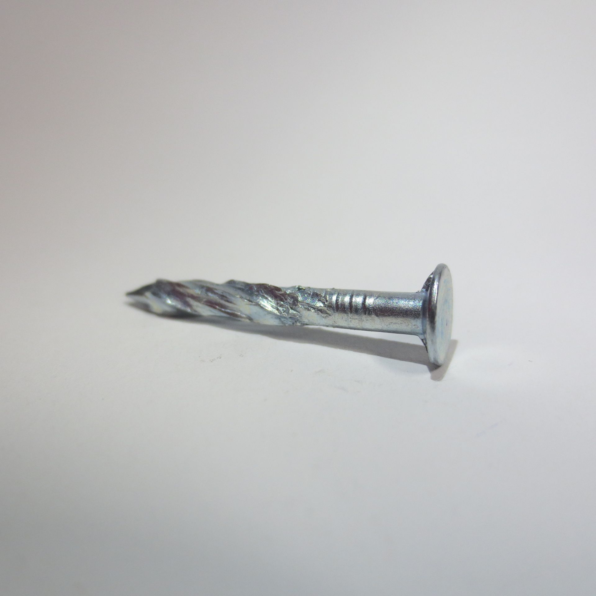 Nägel Drahtstifte Zentrum München Hartholz, trockenes Holz, Dachdeckerbedarf, Schraubnägel, 