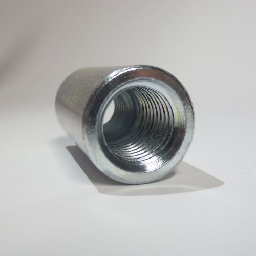 Verbinder von 2 metrischen Gewinden, beide Gewinde innenliegend