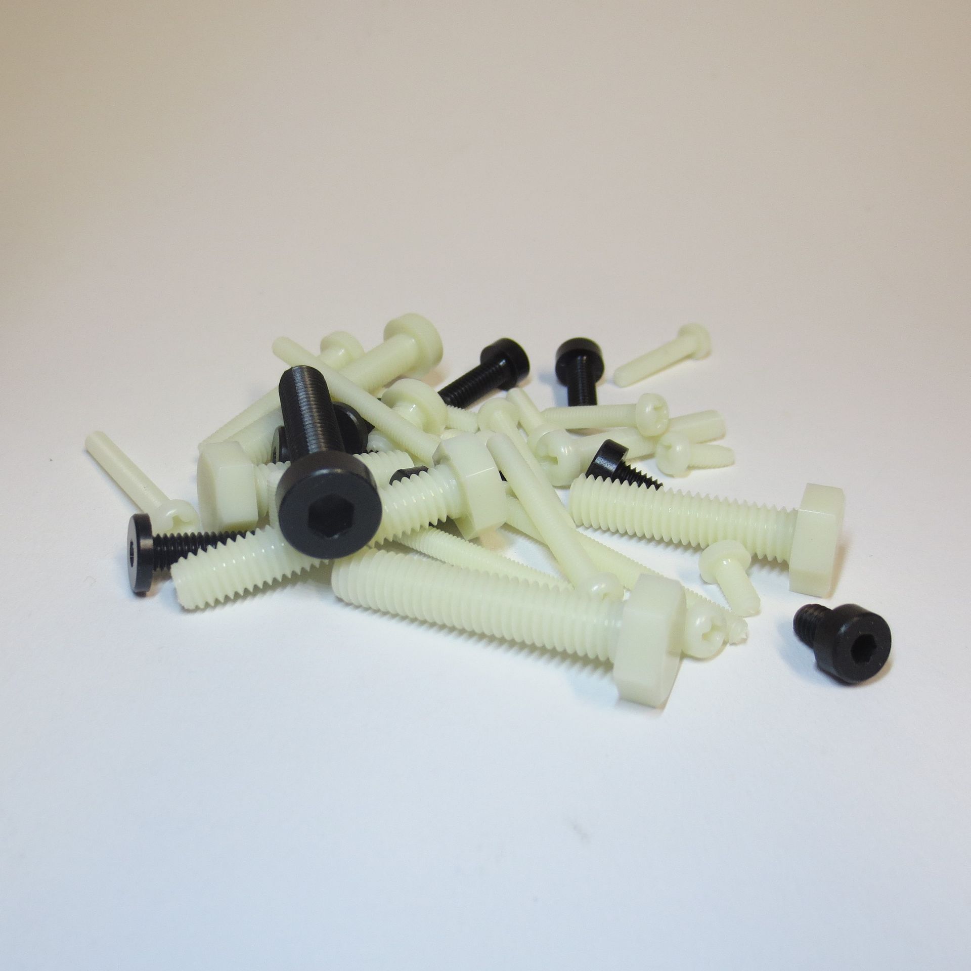 Schrauben aus Reny kurzfristig bestellbar