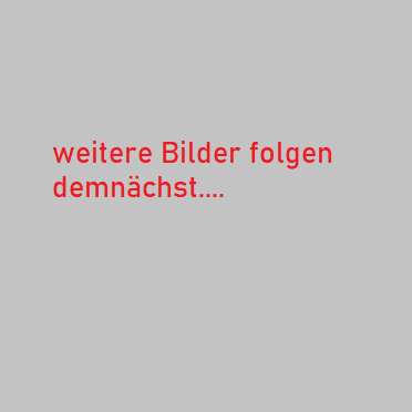 A gray background with red text that says weitere bilder folgen demnachst