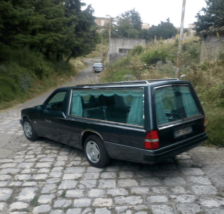 carro per trasporti funebri