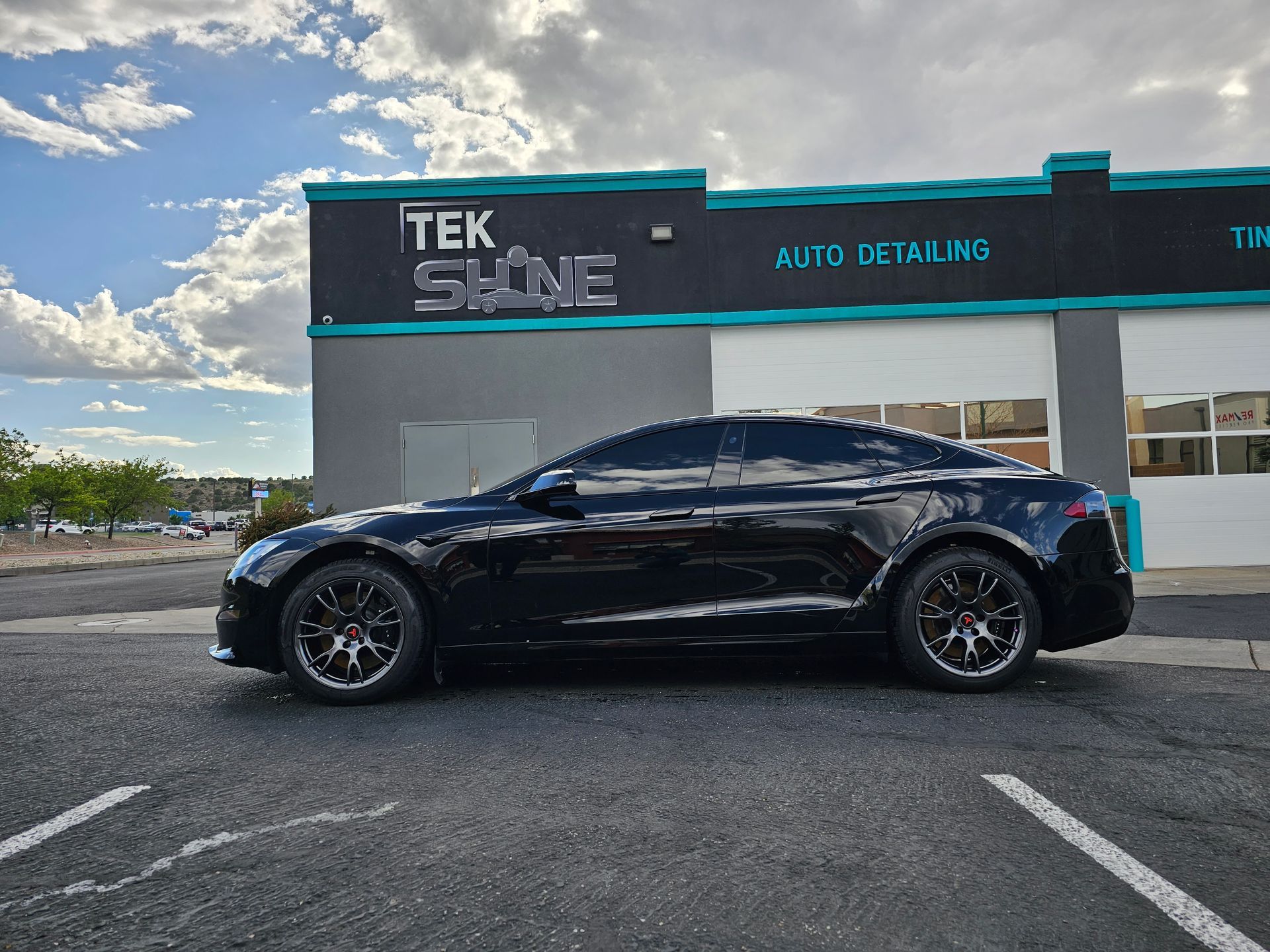 Pet-friendly window tinting ensures safe car travel in Utah, reducing heat and UV exposure for pets 