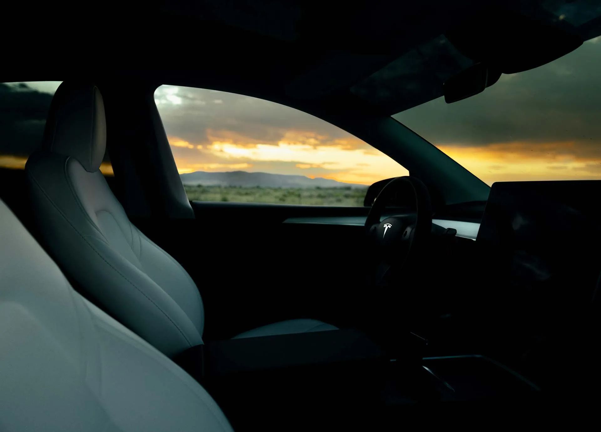 A car with professionally tinted windows in Cedar City, reducing glare while maintaining clear visibility.