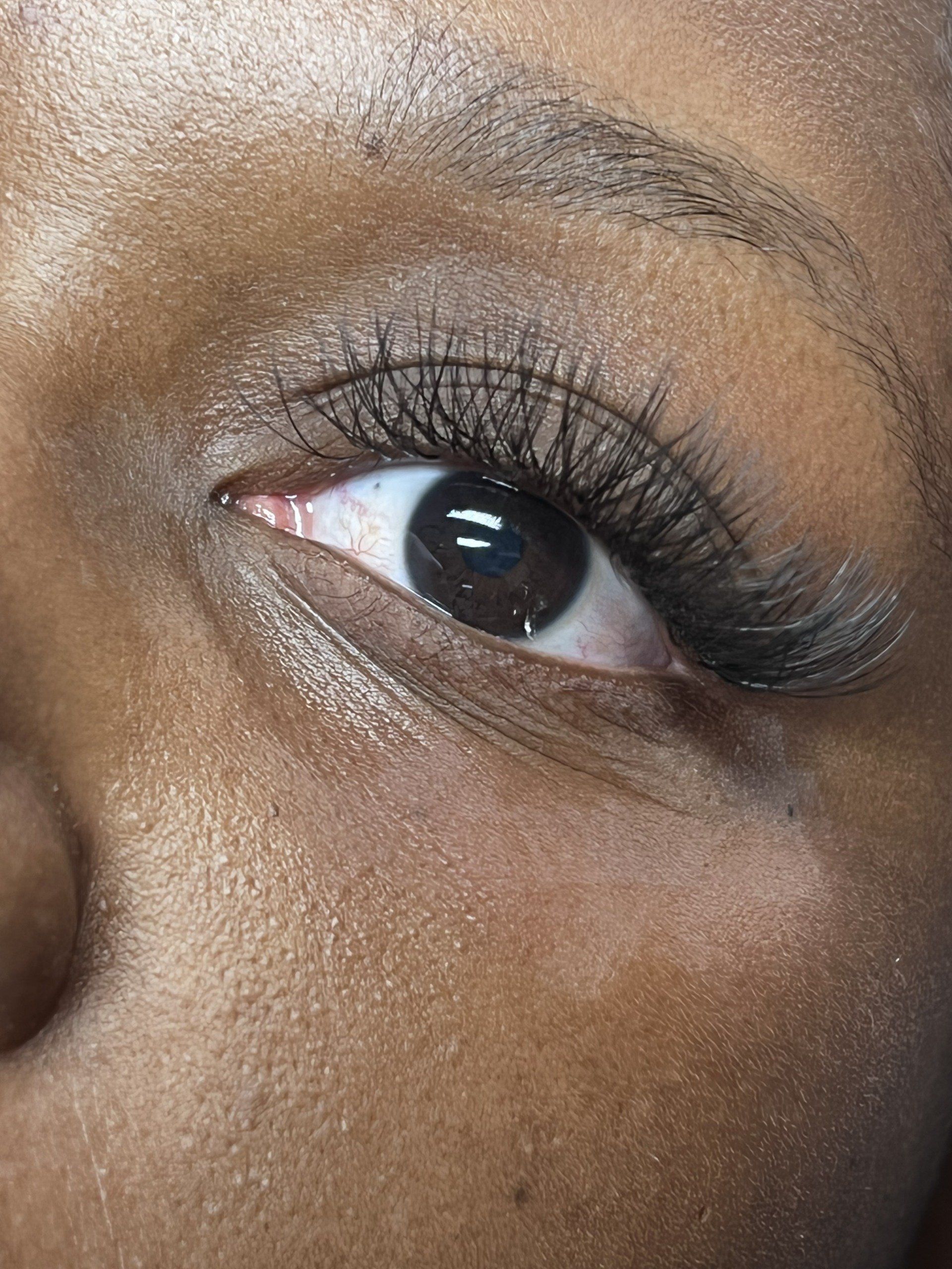recently finished set of lash extension on left eye