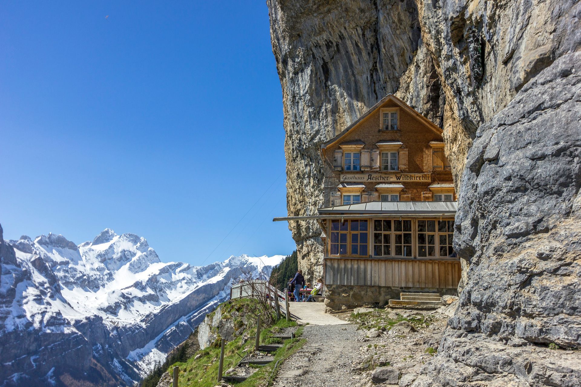 The wooden restaurant 