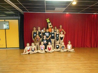 Walt Disney Performance Workshop 2016 —  Group picture with Goofy in Indianapolis, IN