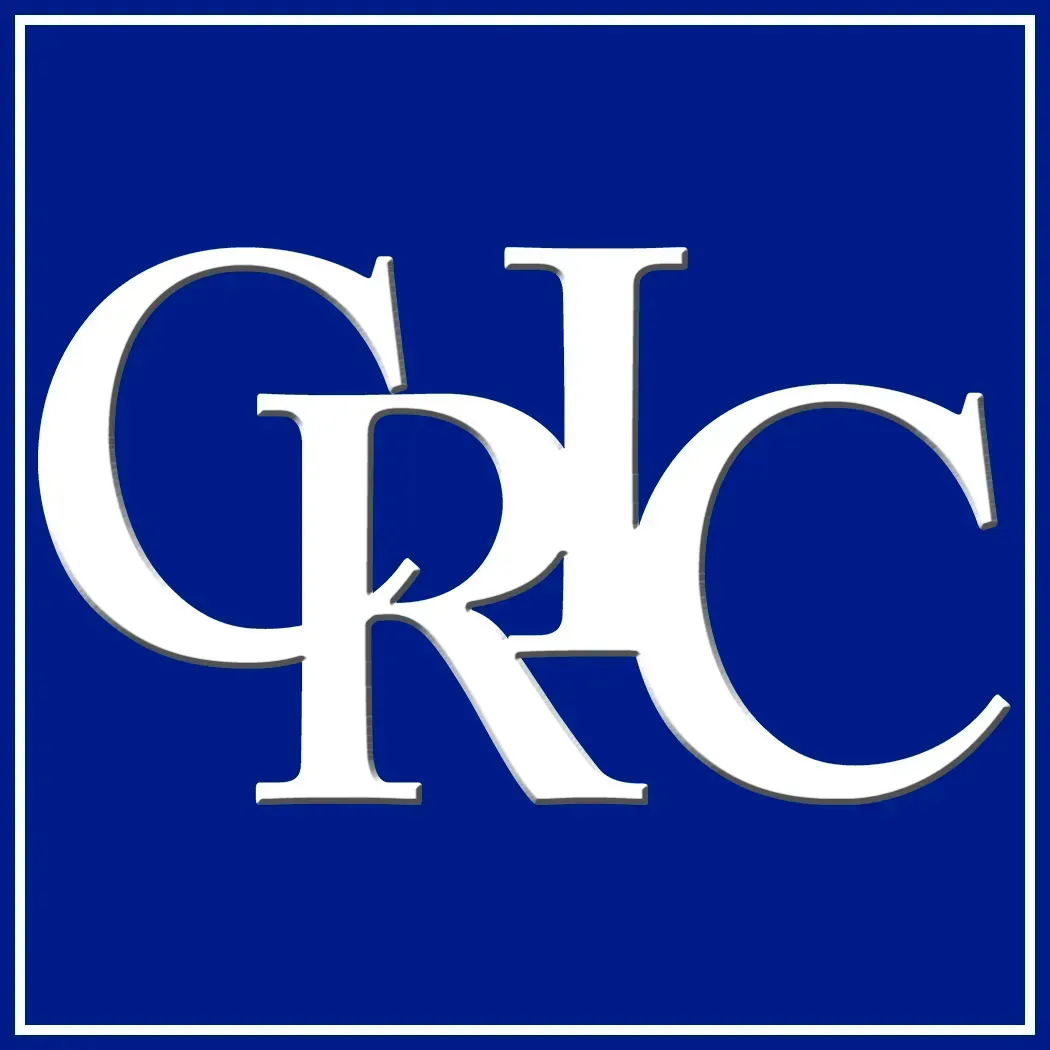 Les lettres blanches à empattements « GRIC » centrées sur un fond carré bleu foncé avec une fine bordure blanche.