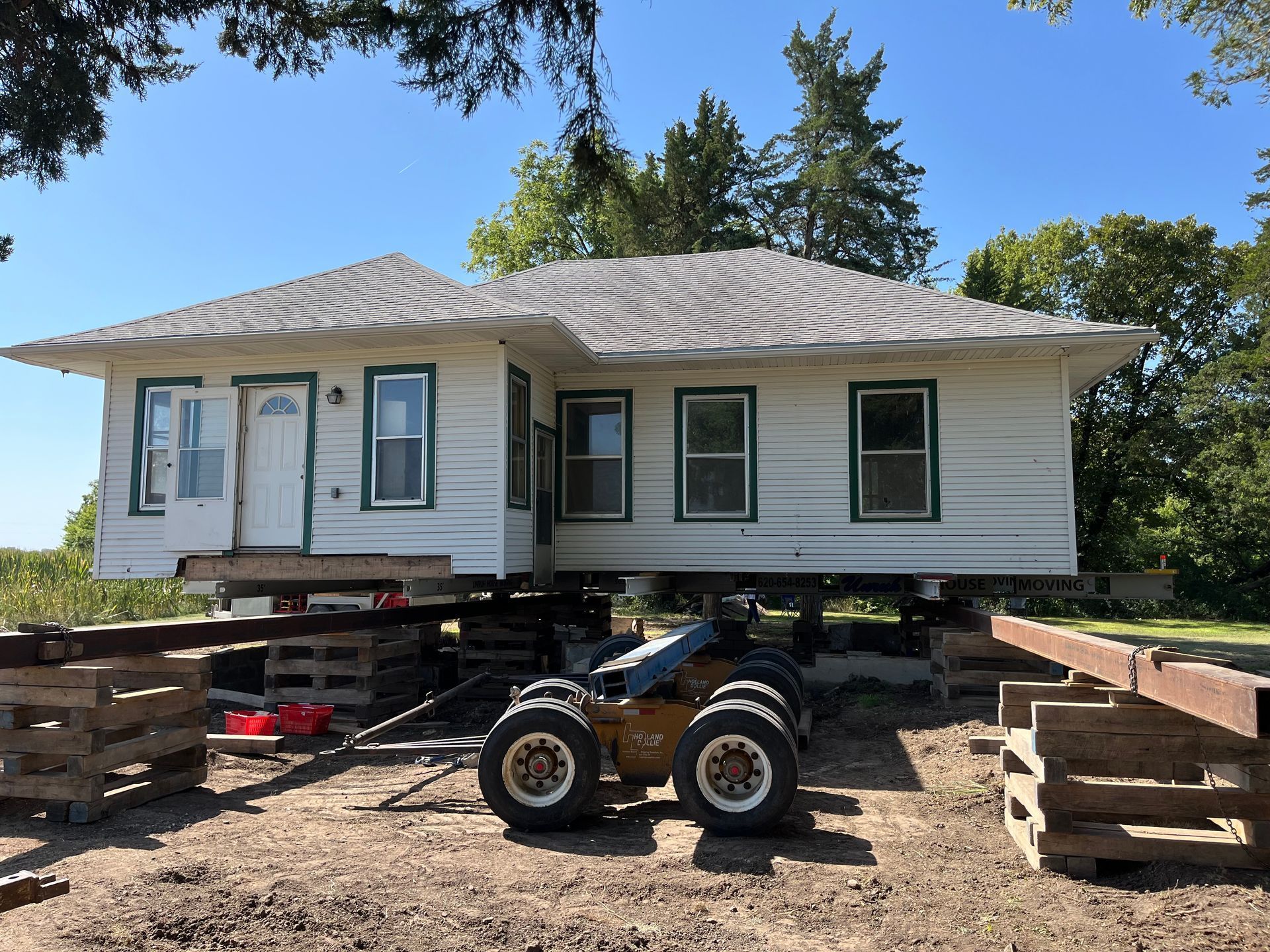 House lifting with Unruh House Moving in Kansas