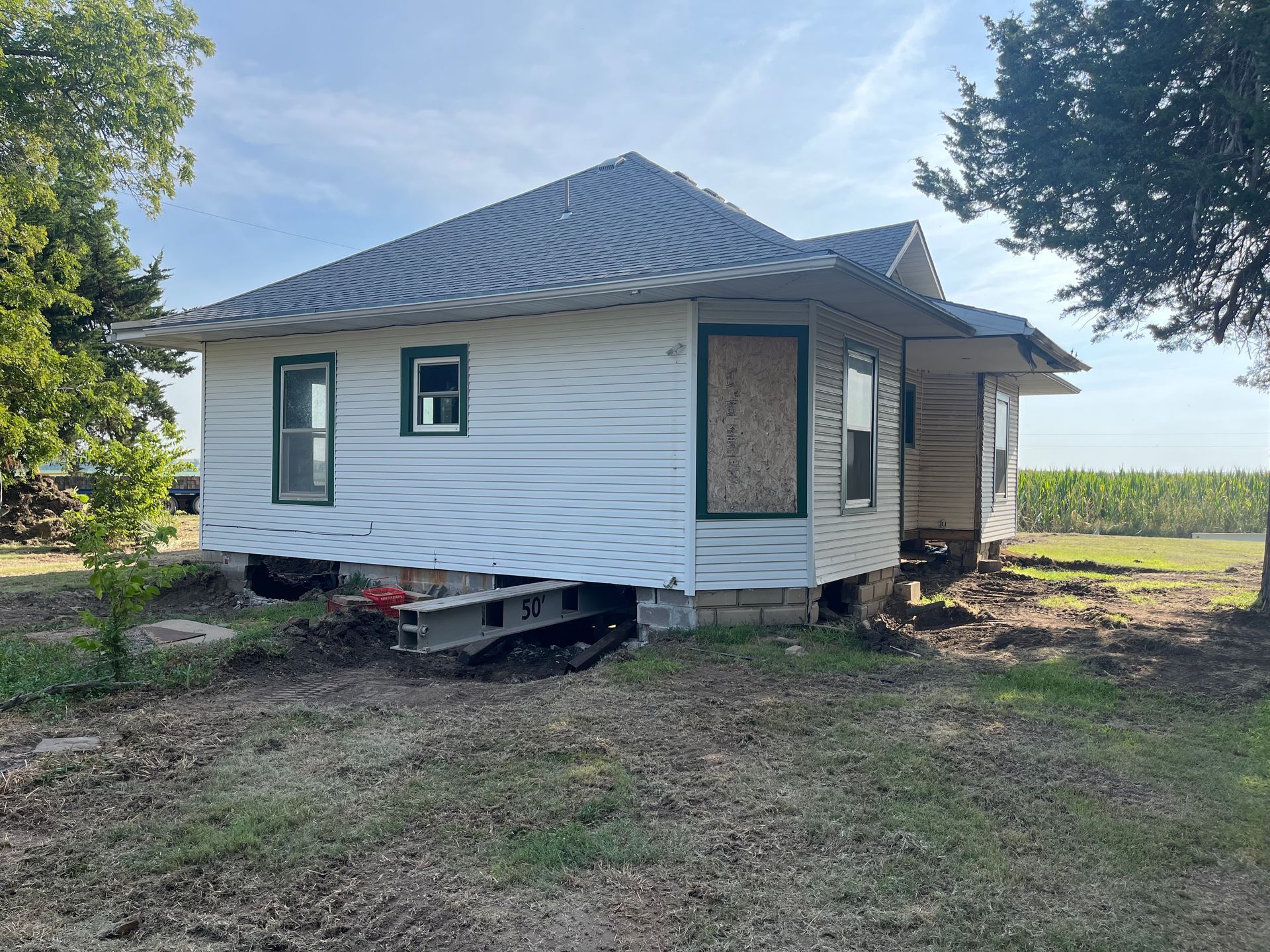 House lifting with Unruh House Moving in Kansas