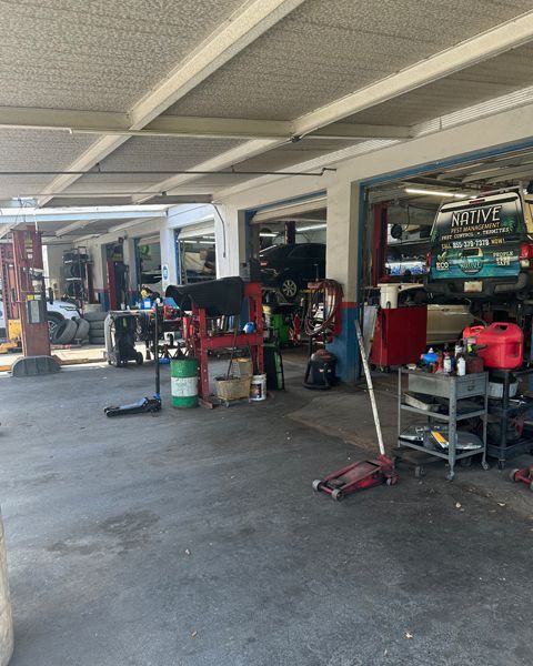 Ousite our bay | Military Brake & Alignment Services Inc.