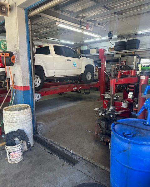 White Trcuk | Military Brake & Alignment Services Inc.