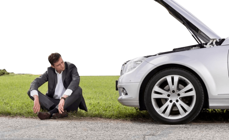 Hombre de negocios abatido por que se quedó sin bateria en su automovil.