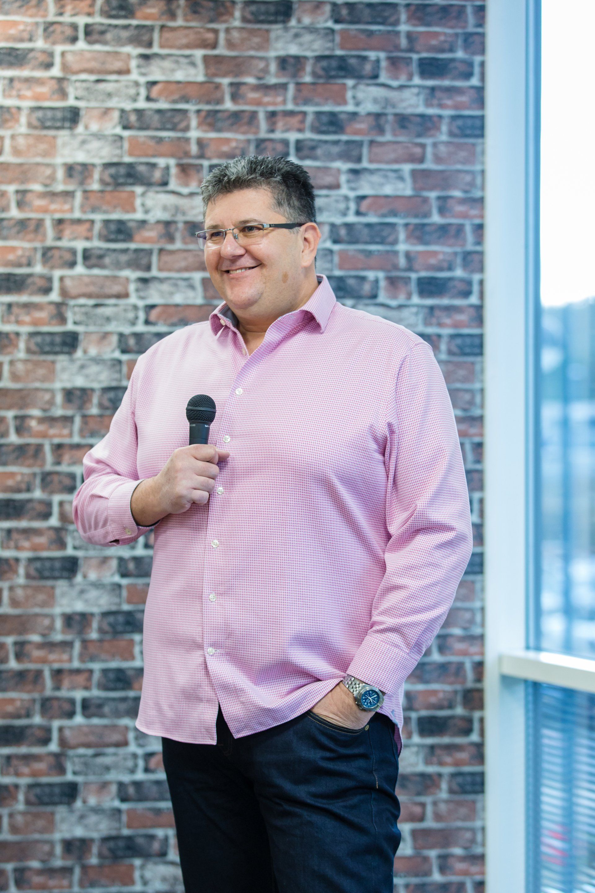 Professional photographer near me male speaker