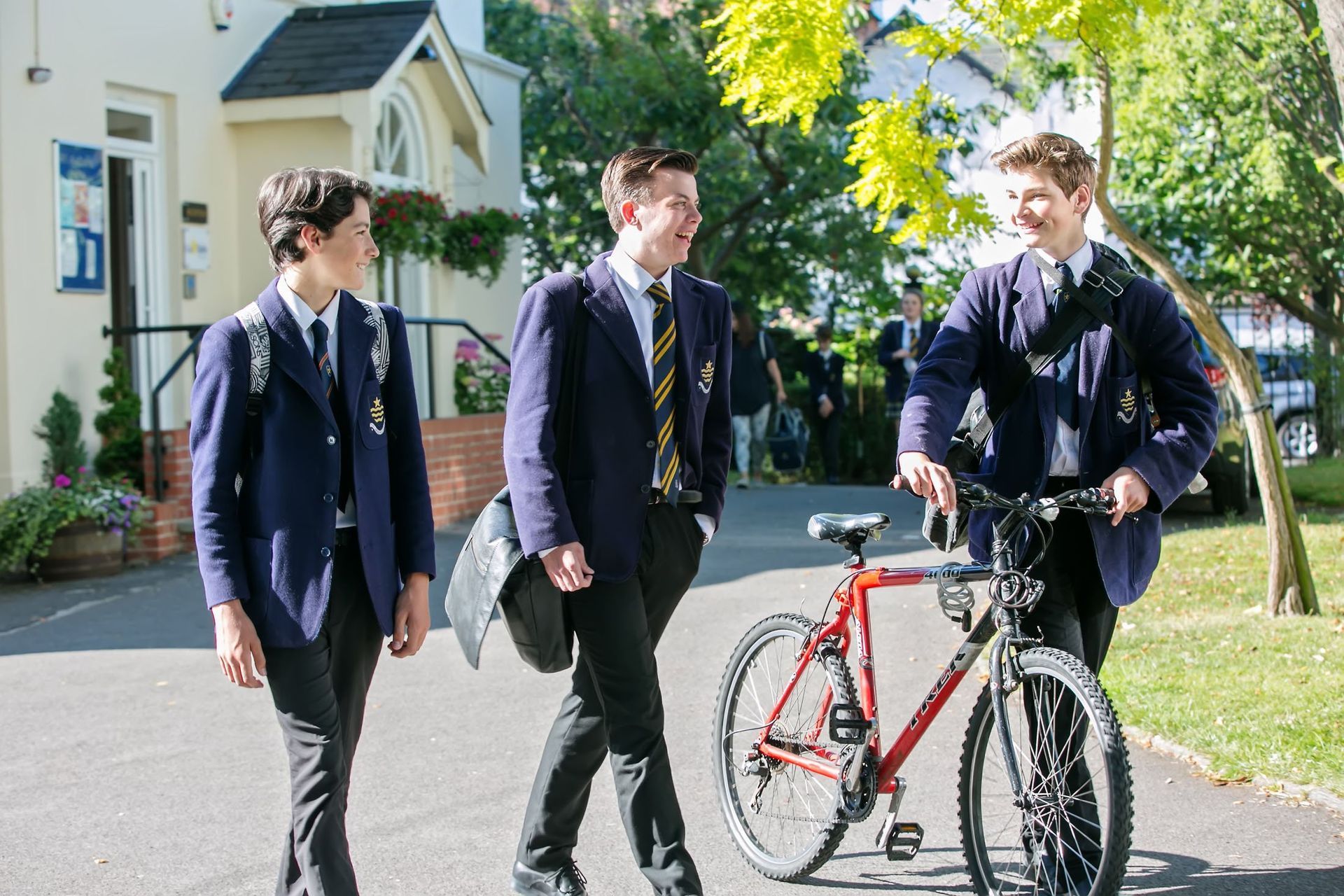 Professional photographer near me arriving at school