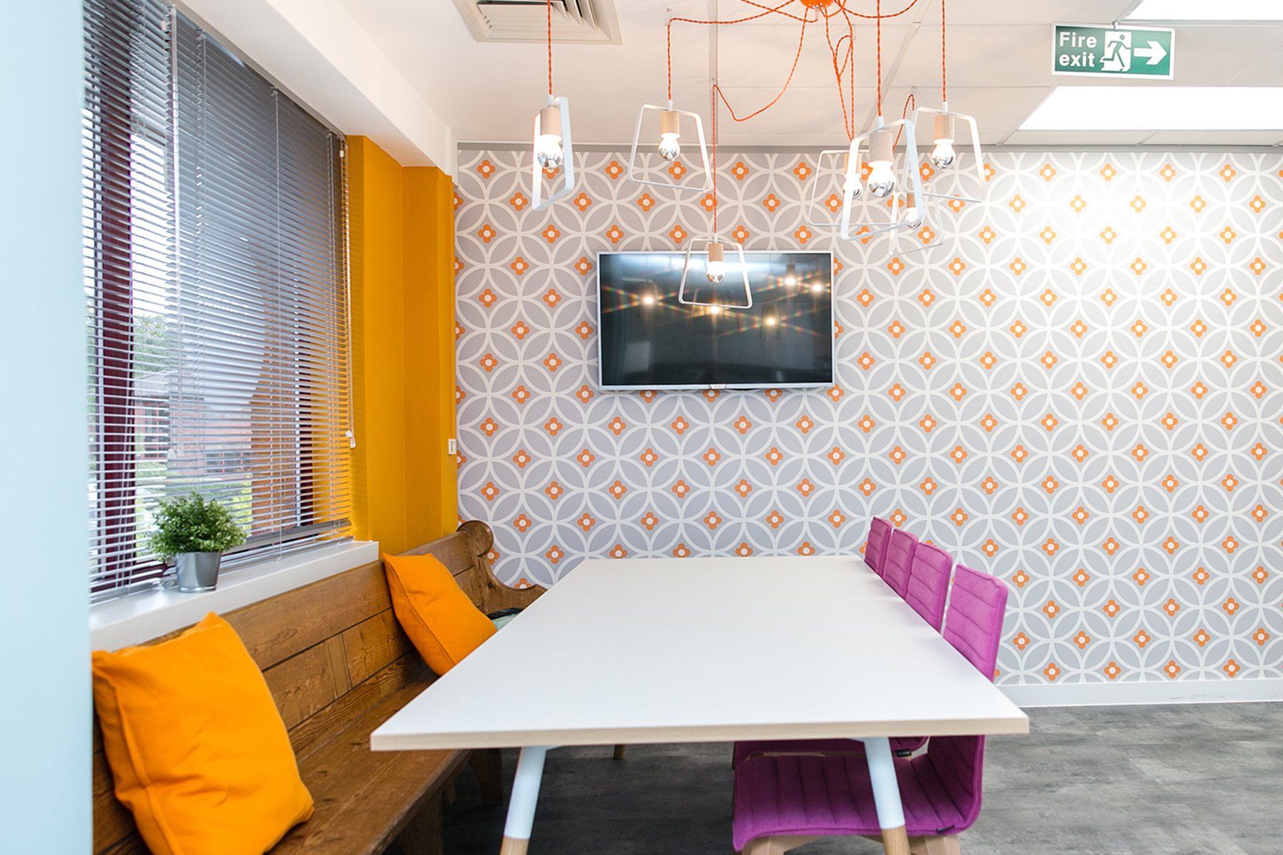 Professional photographer near me office