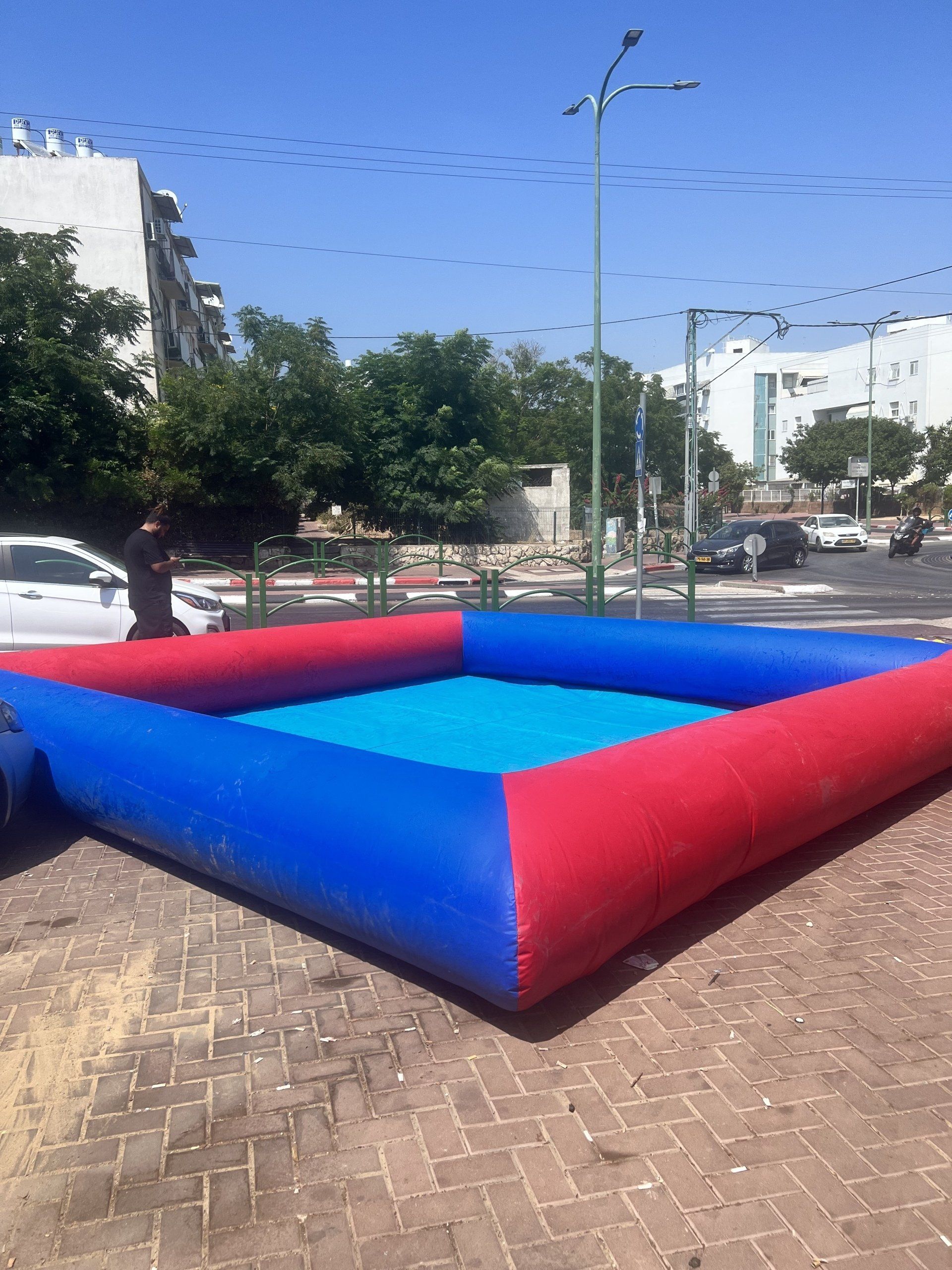 מתנפחי מים להשכרה במרכז