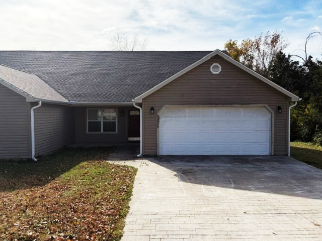 DUPLEXES ON 293 SINGLE FAMILY HOME interior