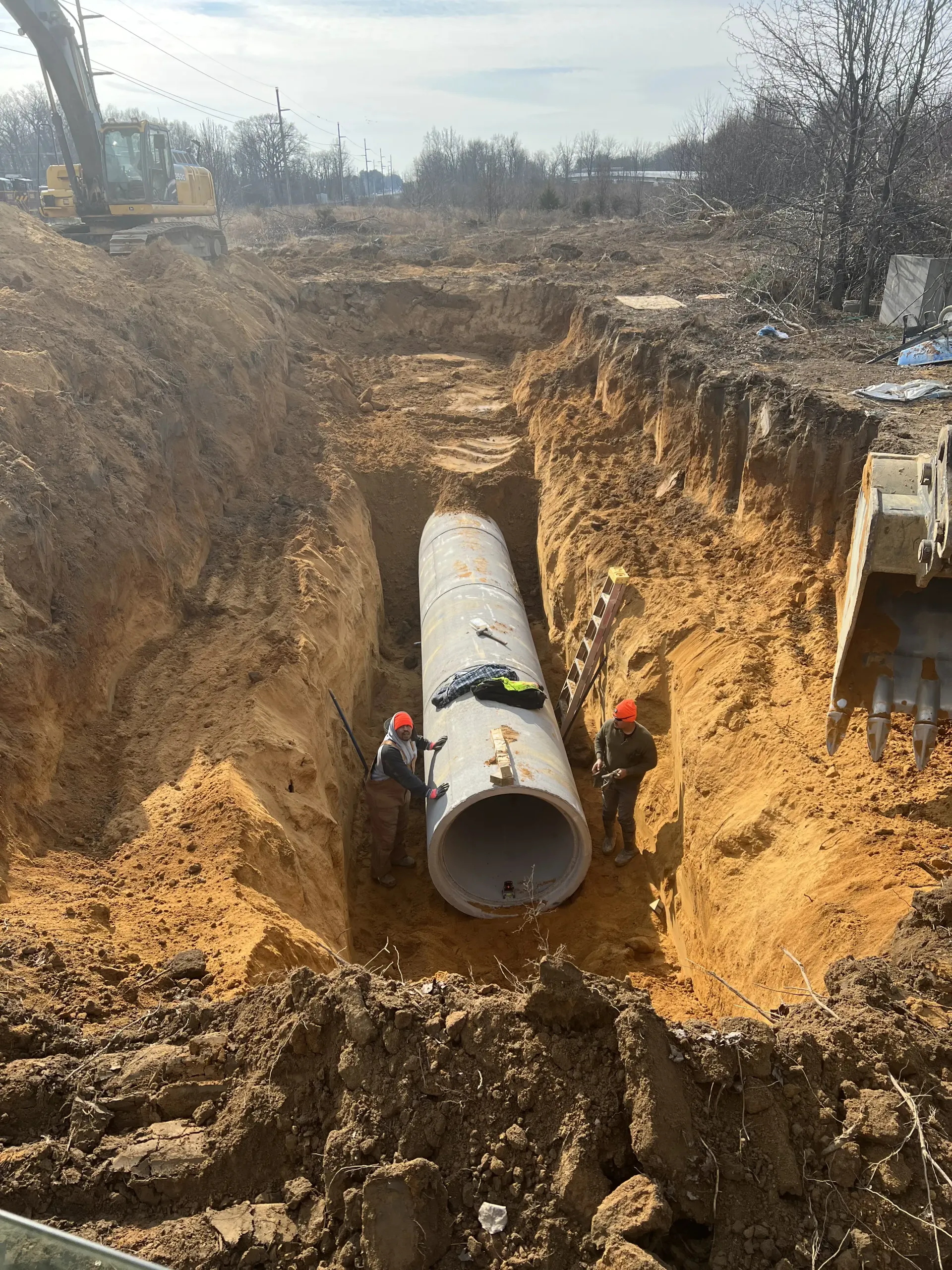 concrete+pipe+for+storm+drainage+installation+at+Eden+Hill+Farm+Housing+Development