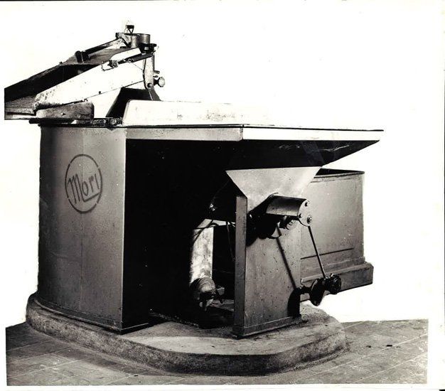 mechanical crusher