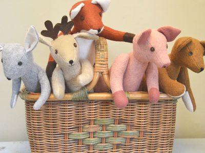 Sewing kits and sewing patterns for stuffed animals