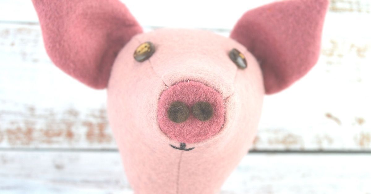 piglet-stuffed-animal