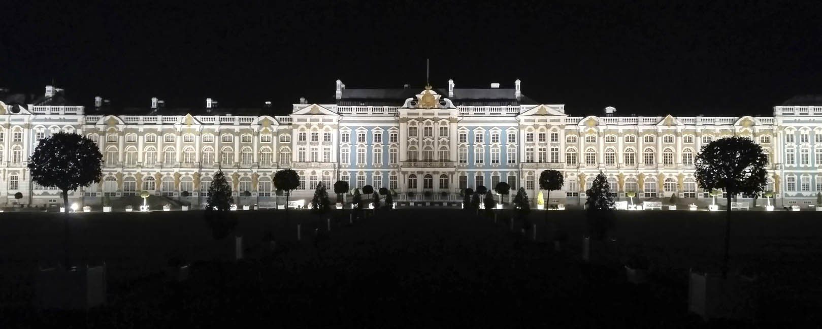Екатерининский дворец ночью