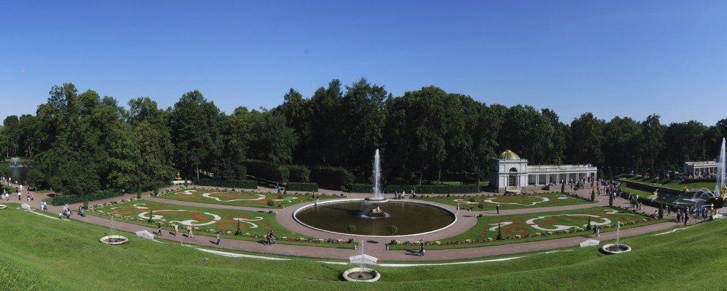 Фонтан Чаши в Нижнем парке