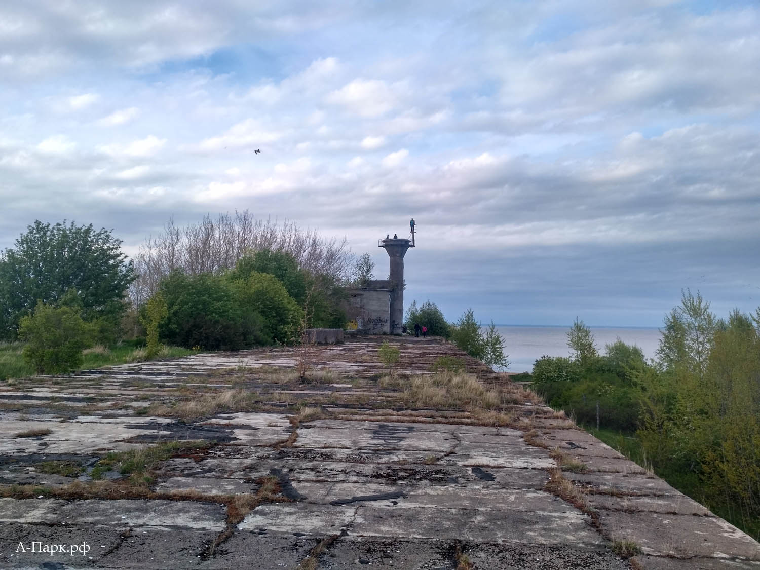 Вышка РЛС на форте Риф