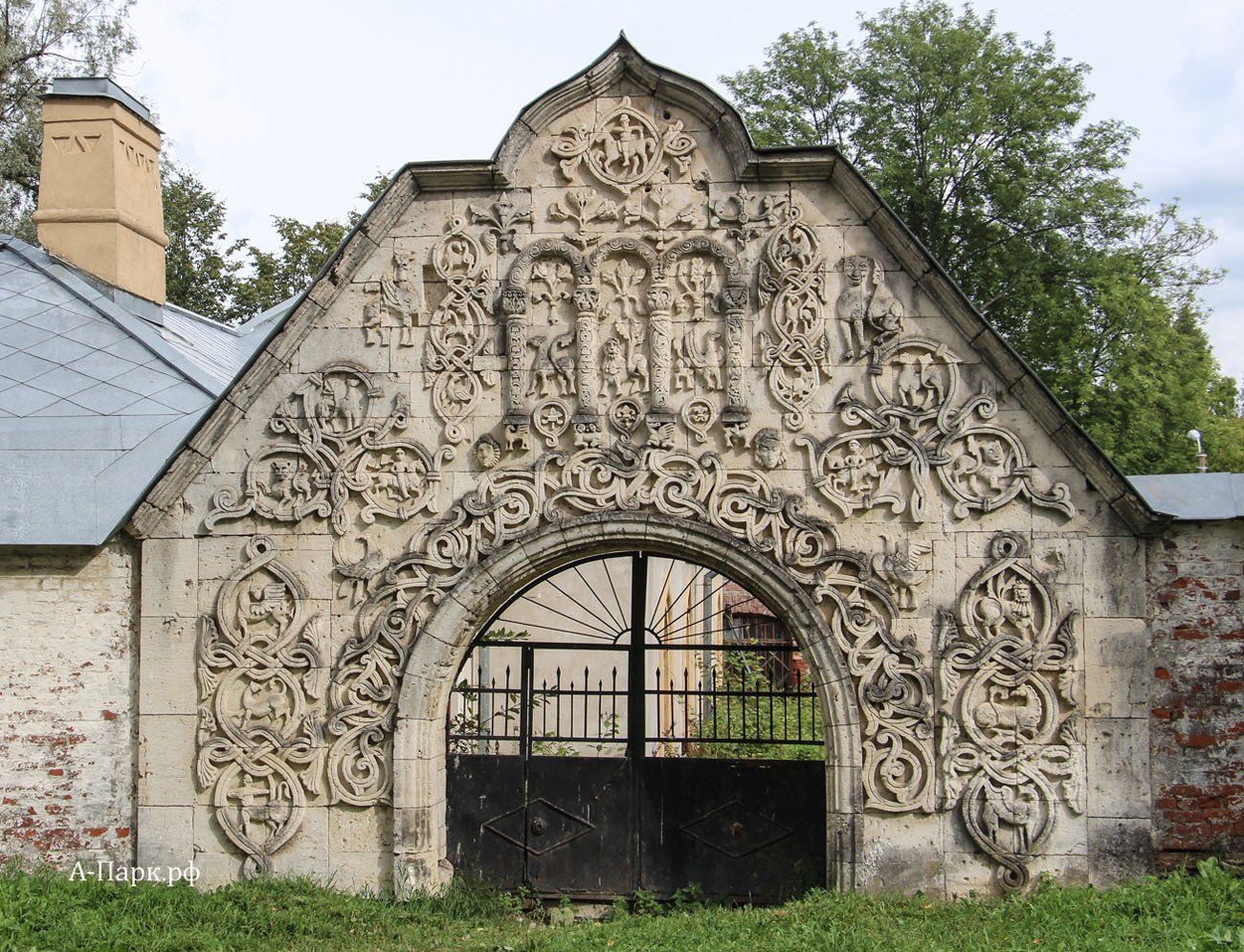 Белокаменные ворота Фёдоровского городка