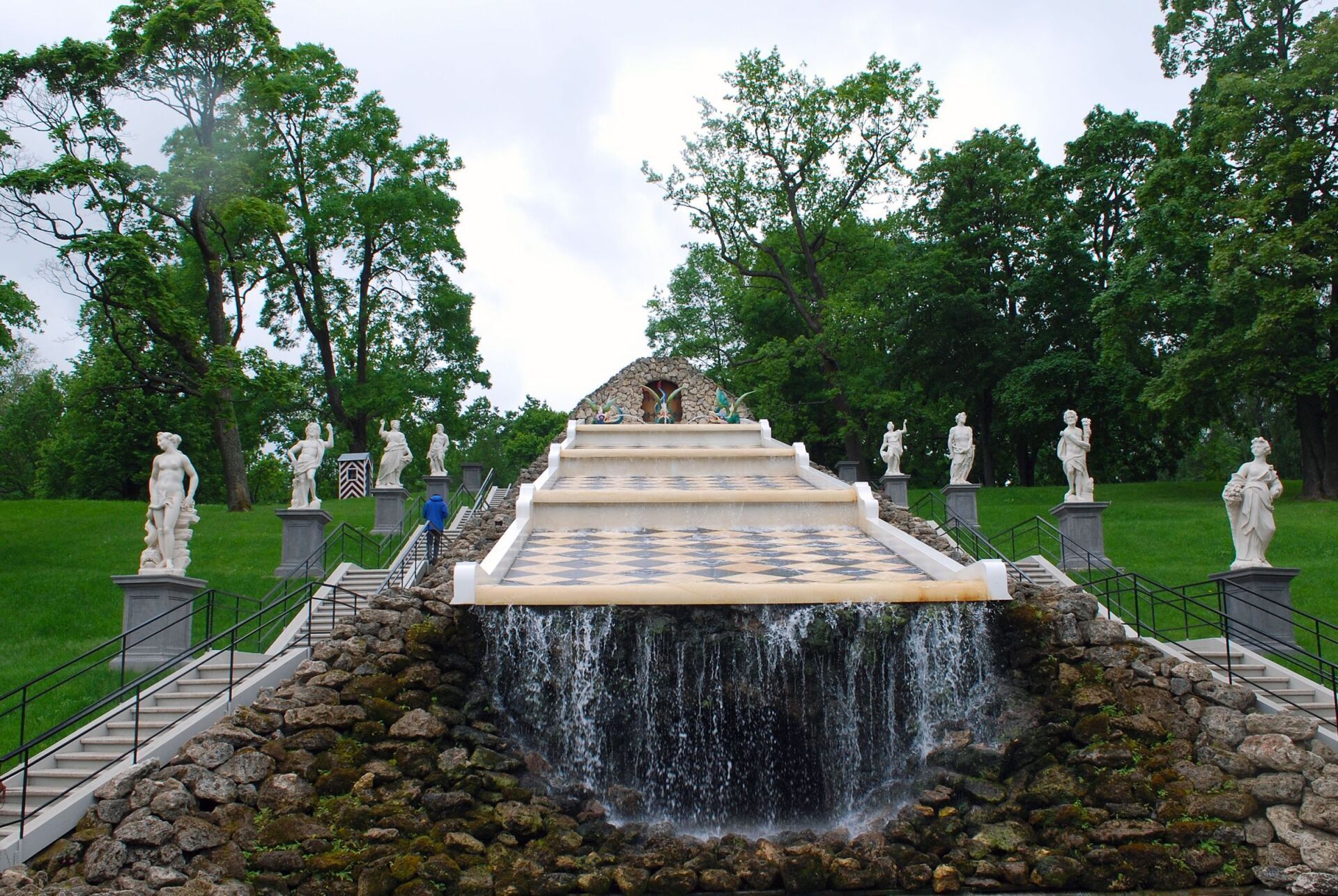 фонтан шахматная гора в петергофе