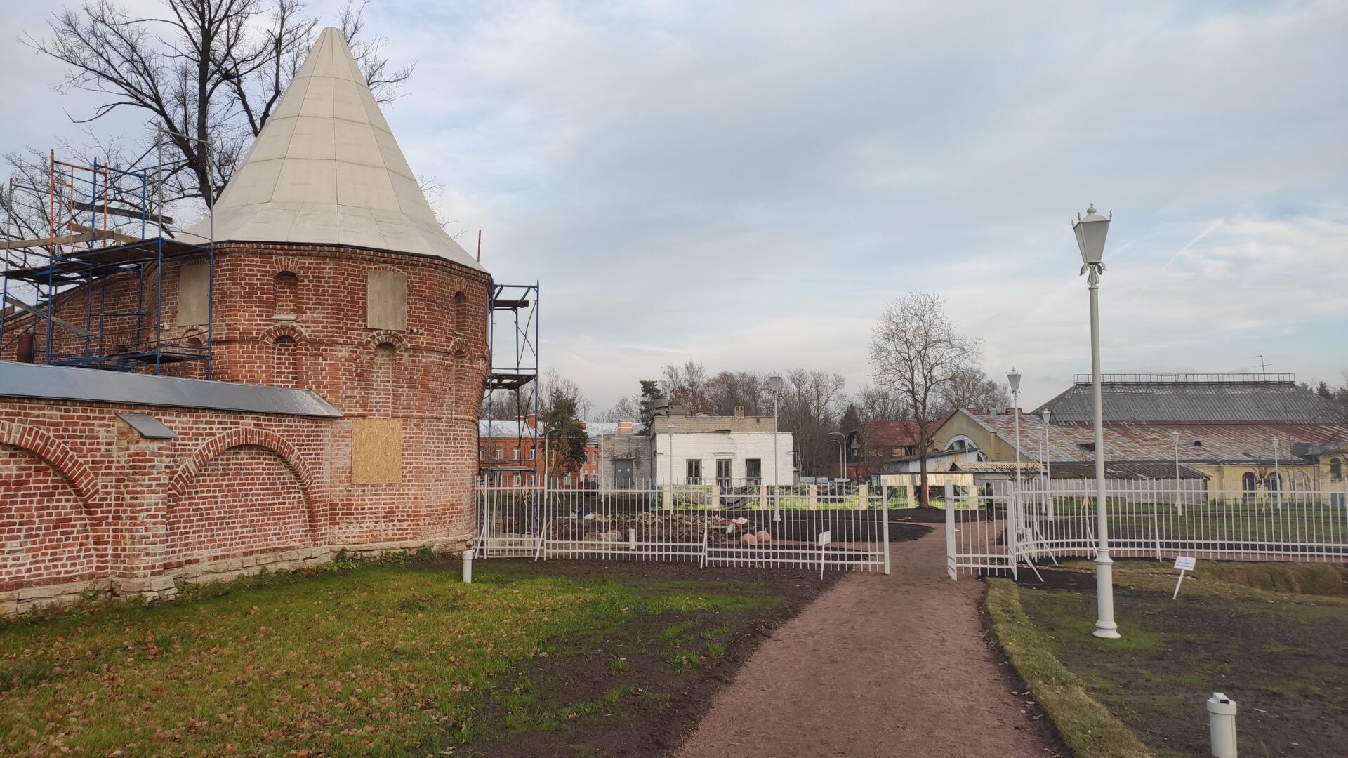 Забор вокруг Фёдоровского городка