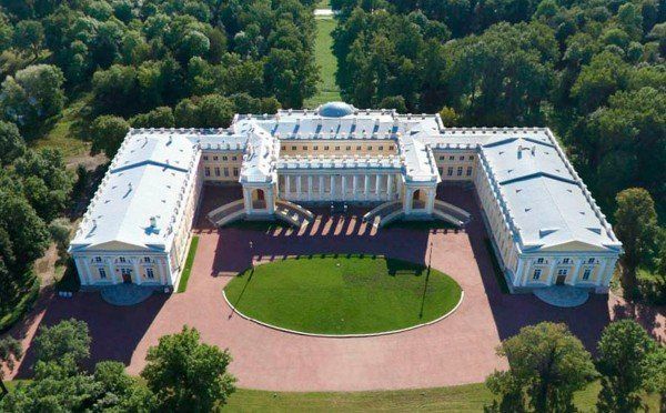 Александровский дворец