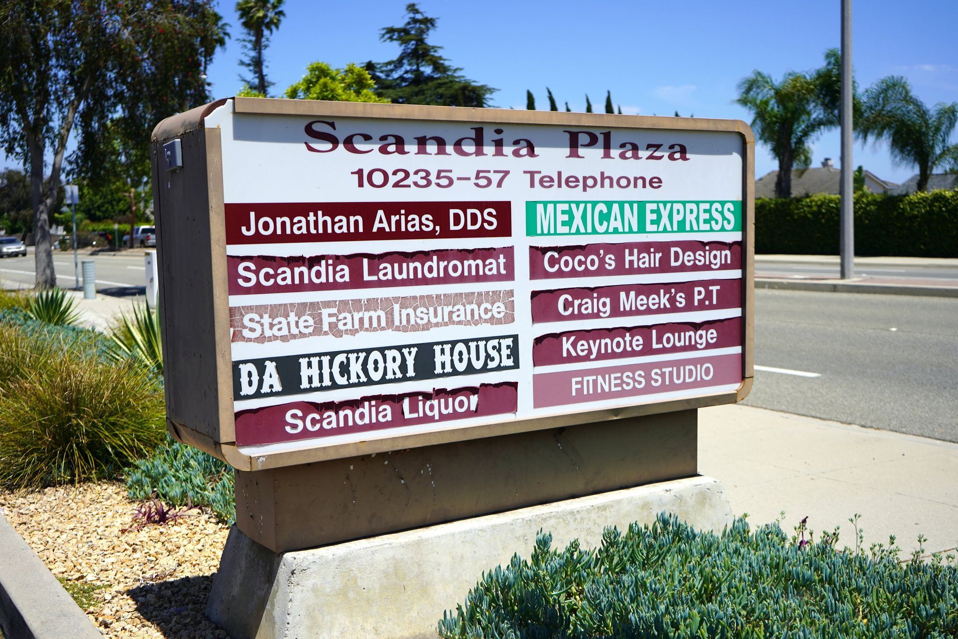 Jonathan Arias DDS - Signage