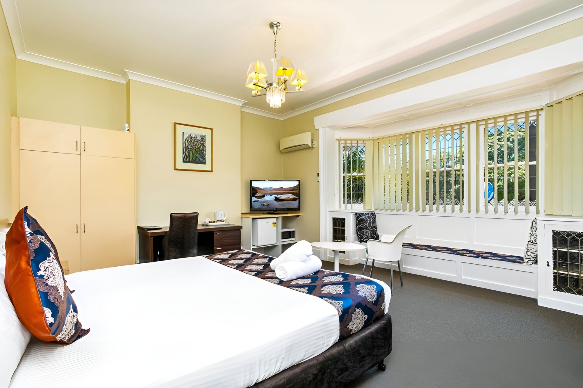 North Shore Hotel — North Sydney NSW 2060