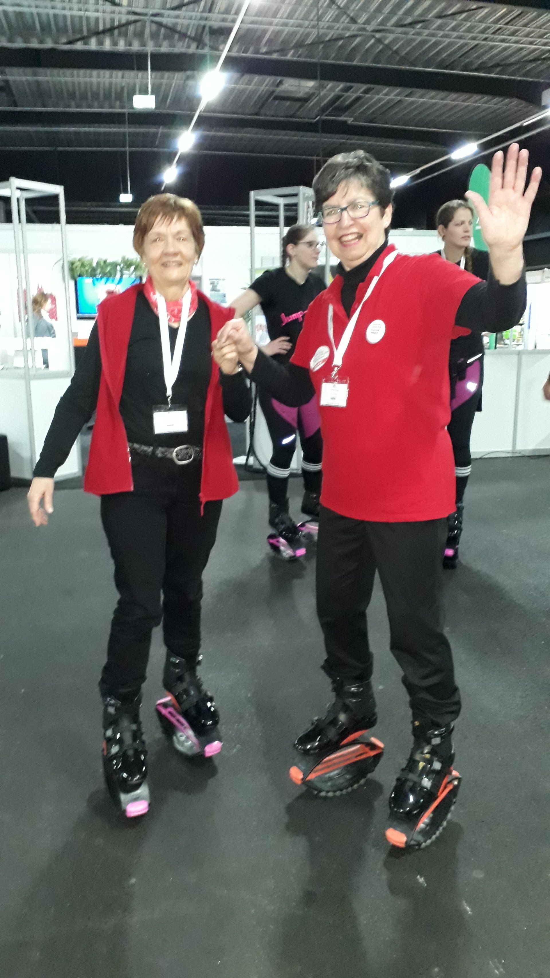 kfd-Frauen beim Kangoo-Jump