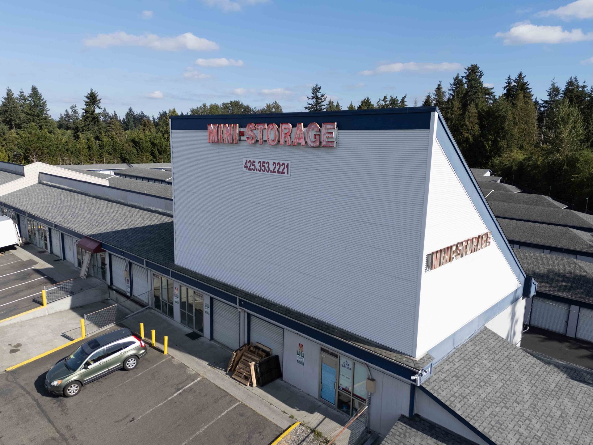 Exterior view of Everett Mall Mini Storage in Everett WA with office entrance and secure self storage units