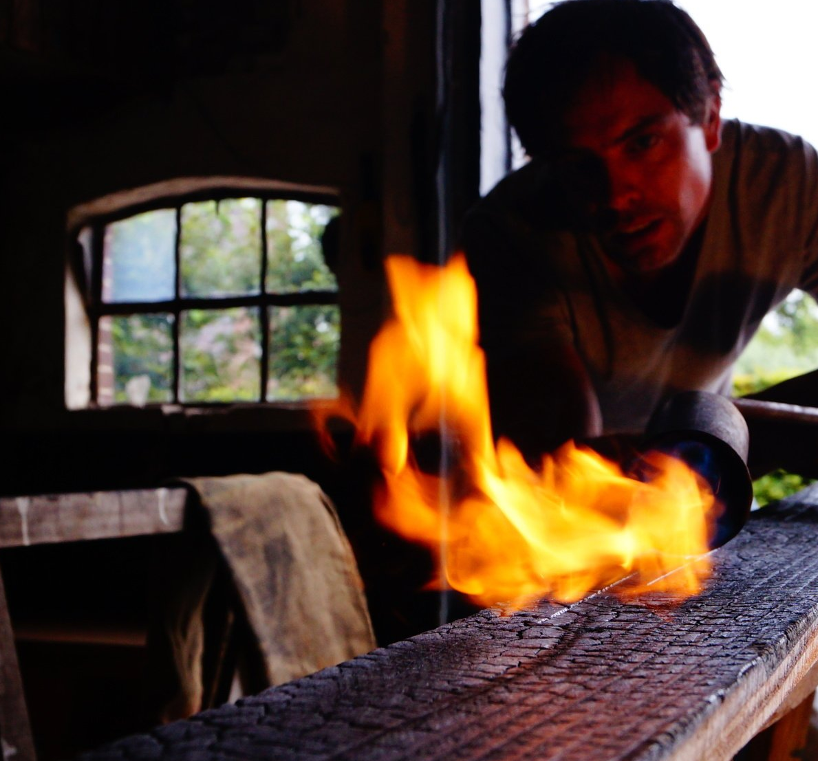 Teun past shou sugi ban methode toe op douglas hout