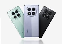 Teléfono inteligente Redmi Note 14 Pro 5G negro con cuatro cámaras traseras y una gran pantalla.