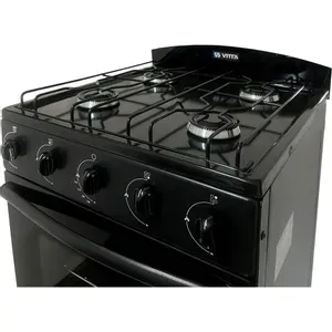 Estufa a gas Vittra negra con cuatro quemadores y horno.