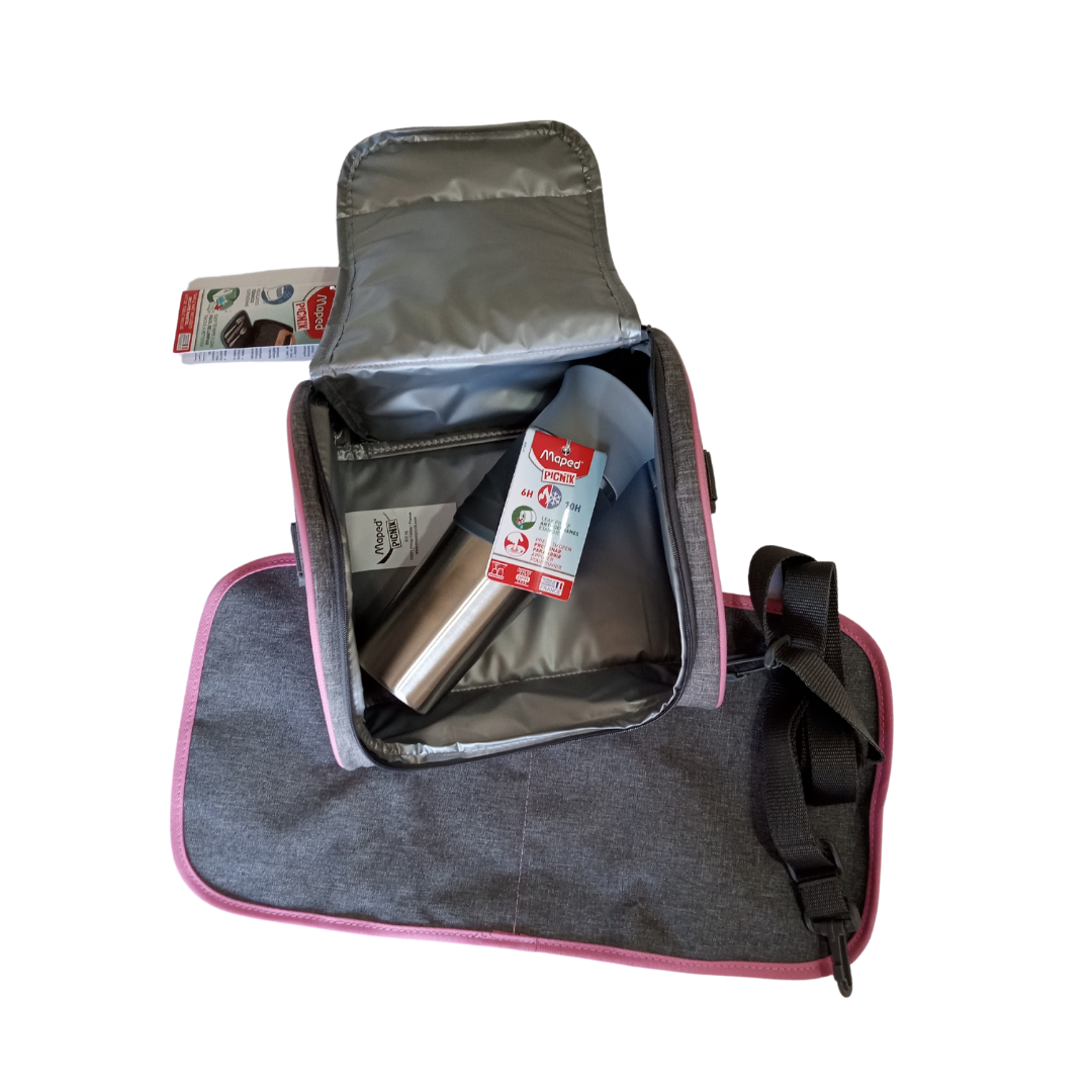 Bolsa de viaje gris con ribete rosa, vaso de acero inoxidable y cambiador gris.
