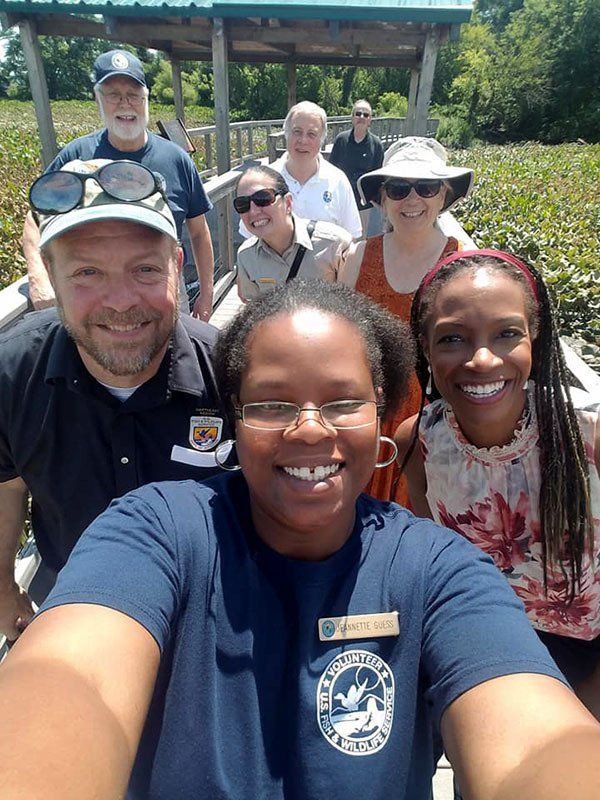 volunteers at heinz refuge
