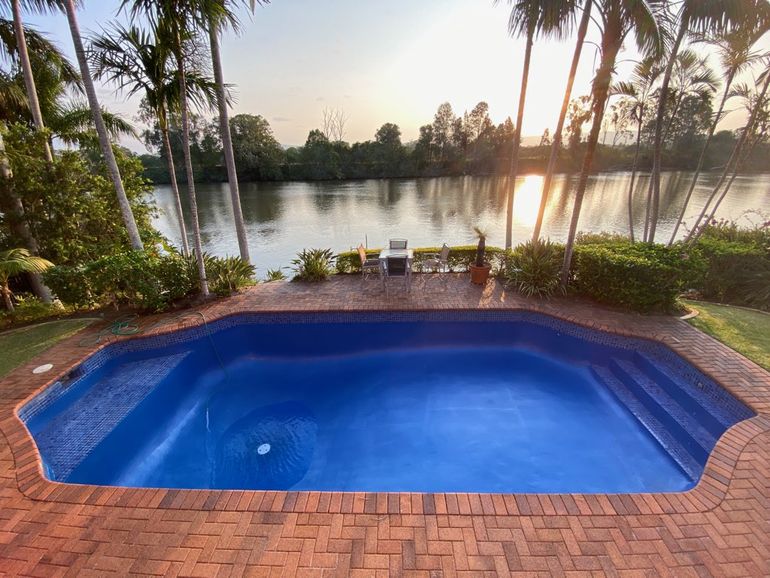 Professional Swimming Pool Painter Parkwood