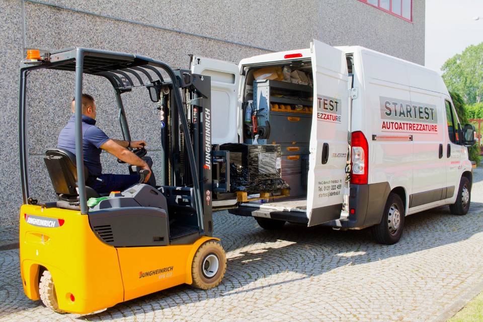 carico furgone aziendale