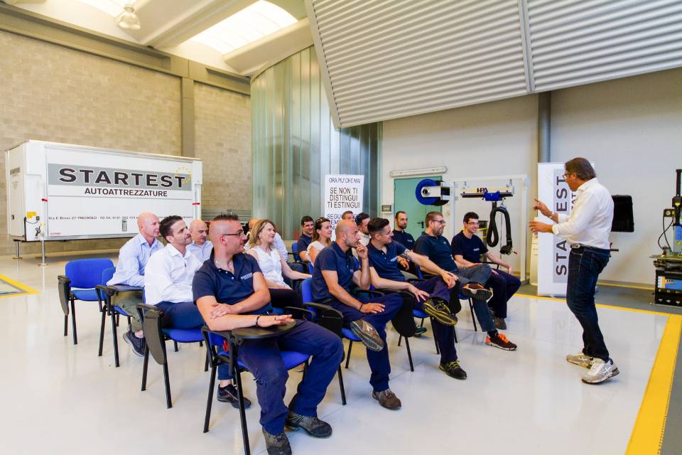 tecnici in corso di aggiornamento