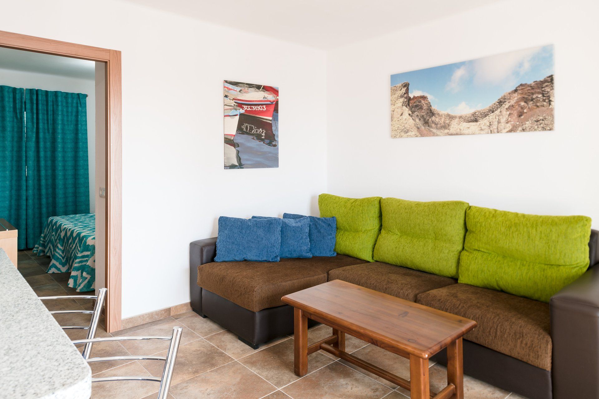 Living room with sofa in Villa Canaima Apartments
