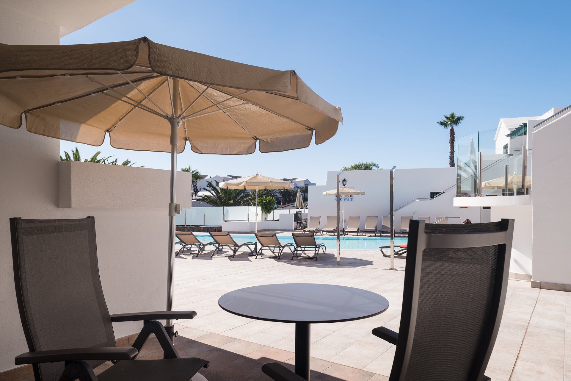 Pool-view-1bedroom-apartment-terrace-ground-floor-puertodelcarmen-VillaCanaima-Lanzarote