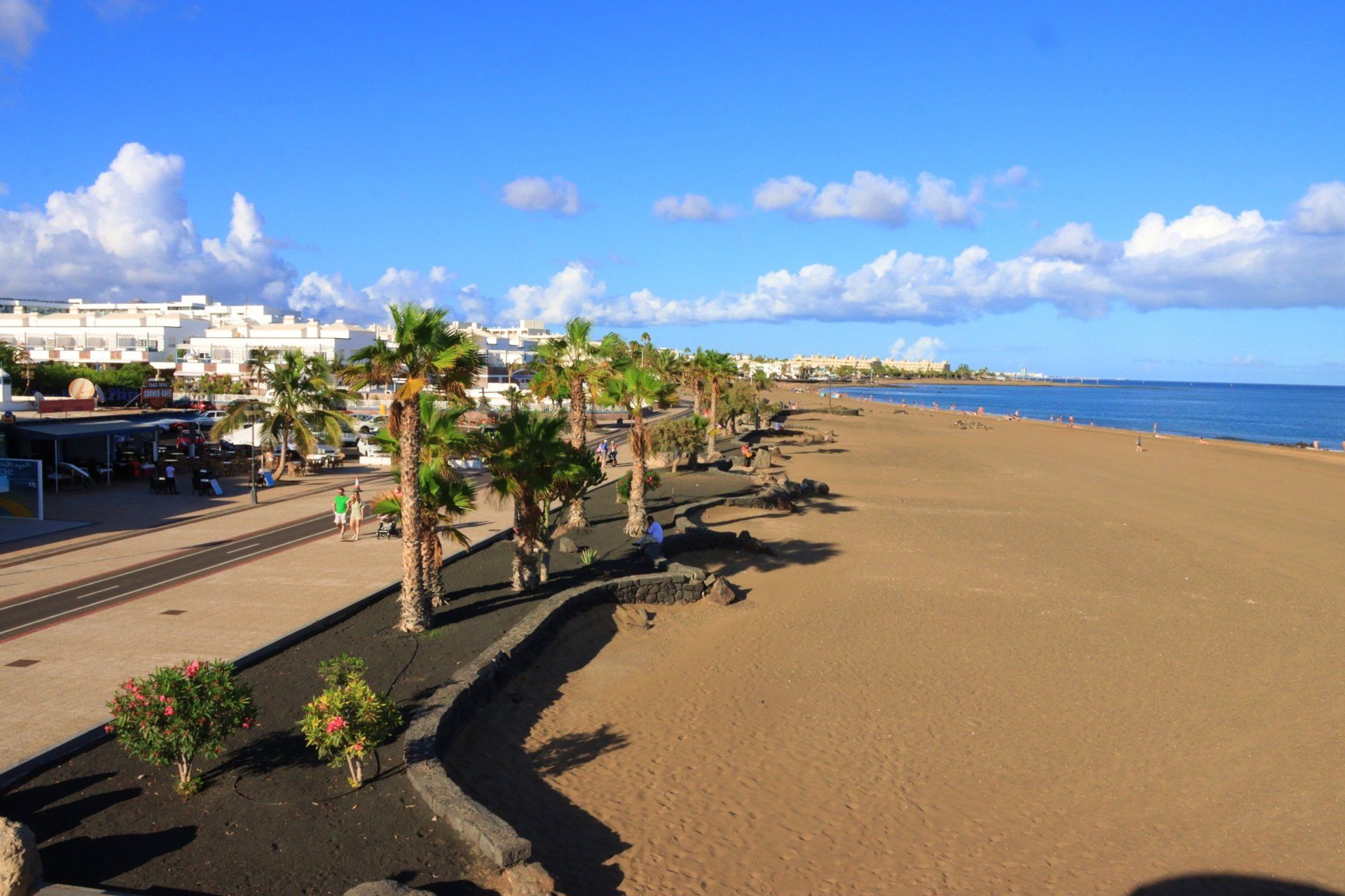 Lanzarote-Between-beaches-Matagorda-LosPocillos