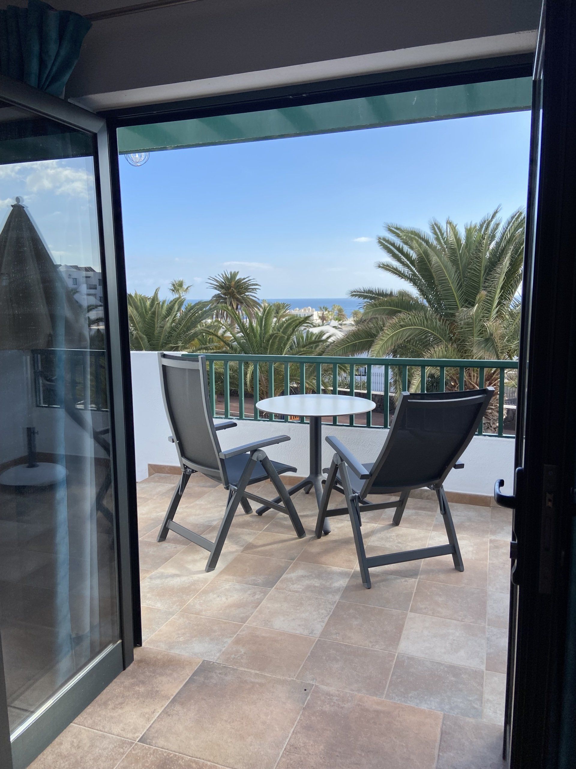 Sea-view-apartment-1st-floor-balcony-puertodelcarmen-VillaCanaima-Lanzarote